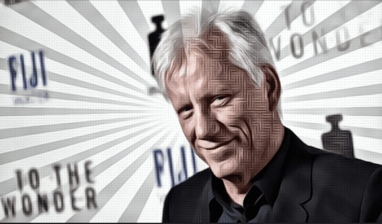 James Woods Sounds Off on Tucker Carlson After Being Targeted by Twitter