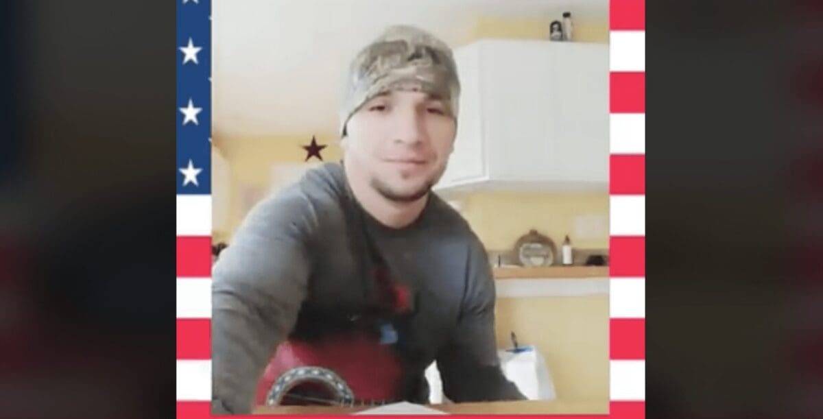 Awesome Donald Trump Christmas Song Written and Performed By a Fan!