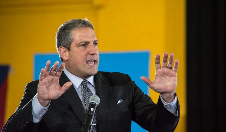 Tim Ryan Refuses To Honor American Flag During National Anthem At Democrat Debate!