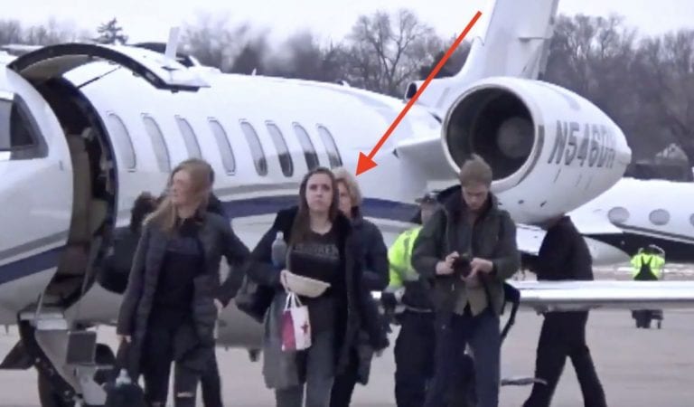 Elizabeth Warren Appears To Hide Behind Staffer To Avoid Being Filmed Getting Off Private Jet