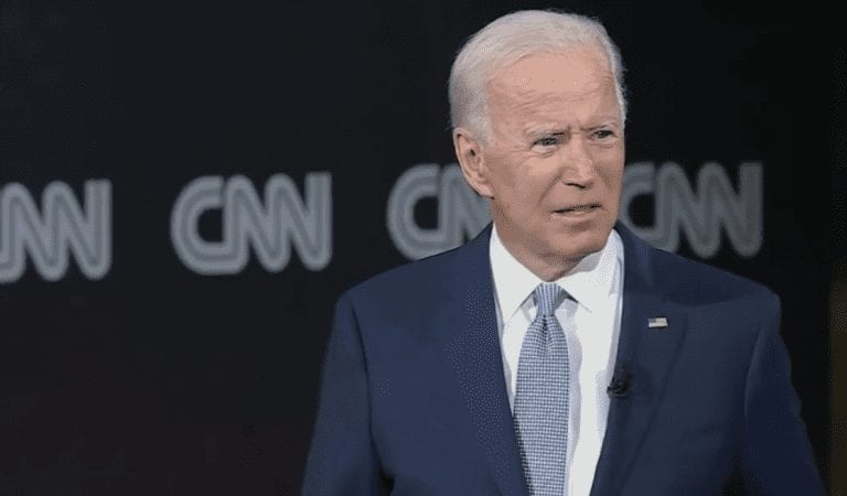 Body Language Expert Analyzes Joe Biden: “Someone is Helping Him” with an Earpiece