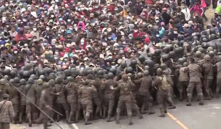 Video Shows Massive Caravan Heading Towards The US Clashing With Guatemalan Troops