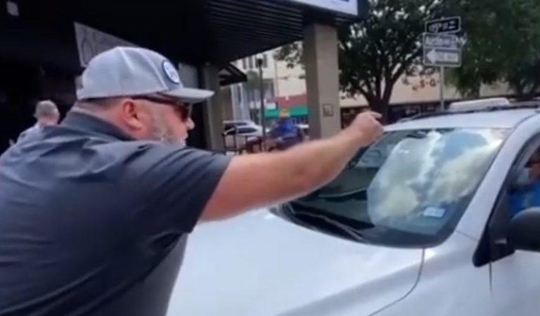 Alex Jones Stops Vehicle After Seeing Driver Put Migrant Children Into Trunk