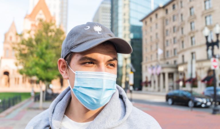 This California Restaurant Owner Will Issue $5 Fines for Wearing a Mask or Bragging about Your Experimental COVID-19 Jab