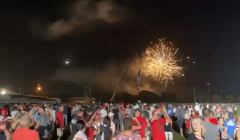 Trump Ends Sarasota Rally With Fireworks!