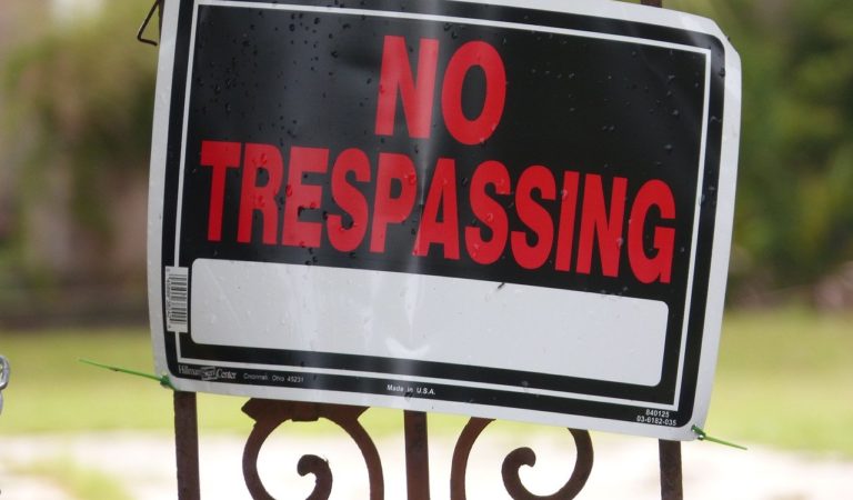 ALERT: Arizona Senator Advises Using ‘NO TRESPASSING’ Sign To Protect Yourself From Vaccine Harassers