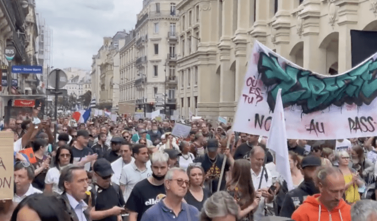 WATCH: MASSIVE Protests Rage On In France For 6th Straight Weekend—ABOLISH The Vaccine Passport NOW!