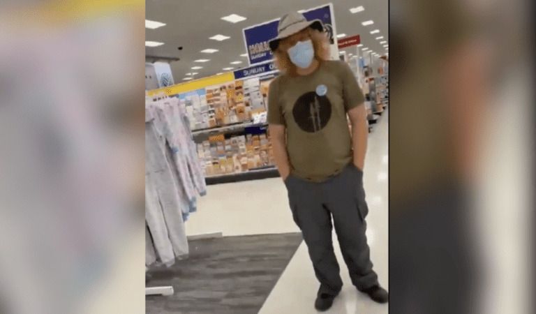 WATCH: “Maskhole” Harrasses Woman In The Store, Other Shoppers Defend Her