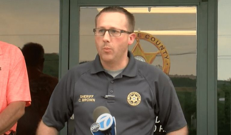 Arkansas Sheriff Stands Up To Tyranny Will NOT Mandate Covid-19 Vaccine For Officers