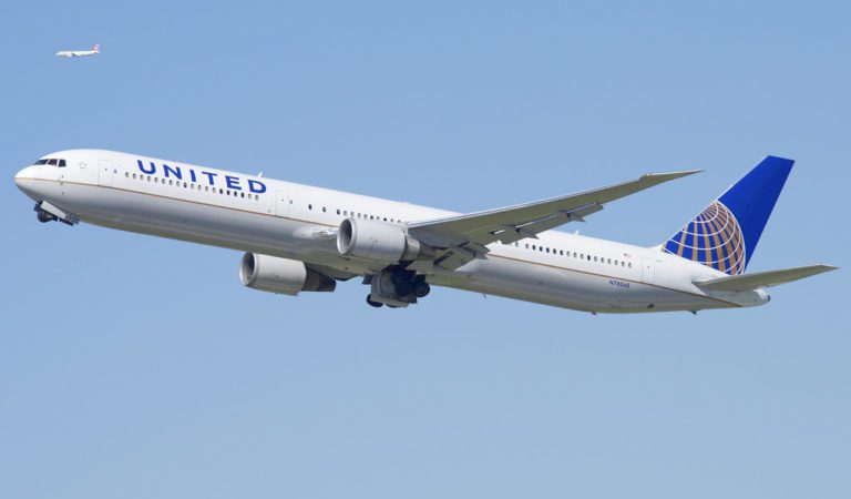 REPORT: United Airlines Will Fire Around 600 Employees Who Did Not Comply with Company’s COVID-19 Injection Mandate
