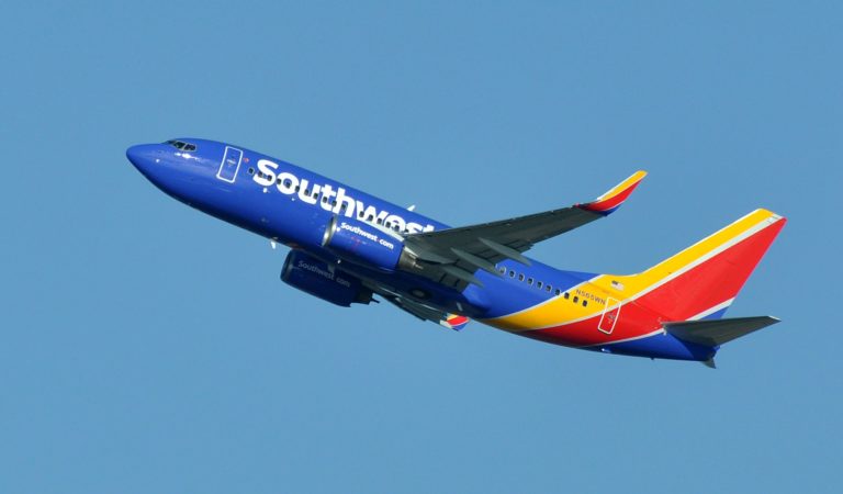 Southwest Airlines Folds, Will Comply With Biden COVID-19 Injection Mandate