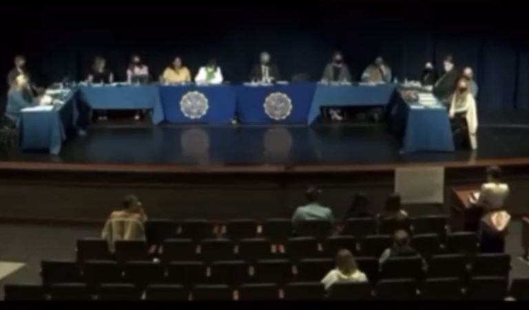 Bonds In Action: Illinois School Board Put on Notice by Fed Up Mom (WATCH)