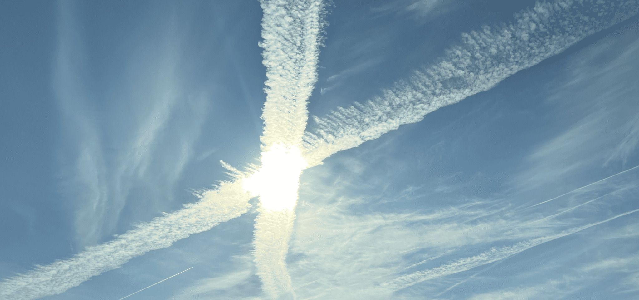 People Waking Up To Chemtrails Everywhere!