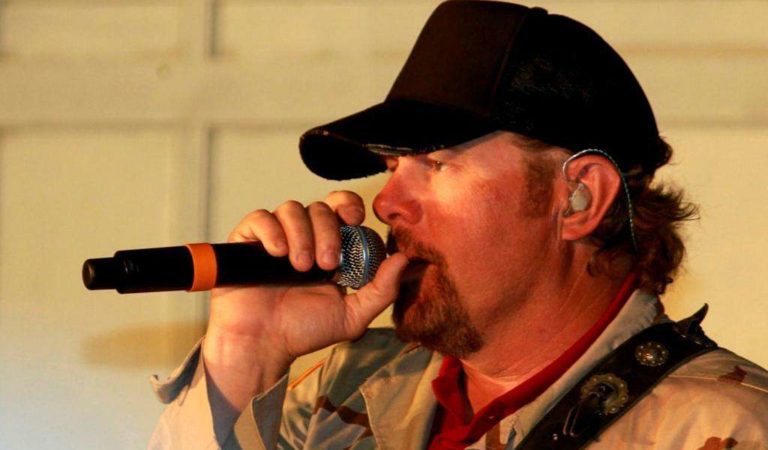 Country Star Toby Keith Reveals He Has Stomach Cancer