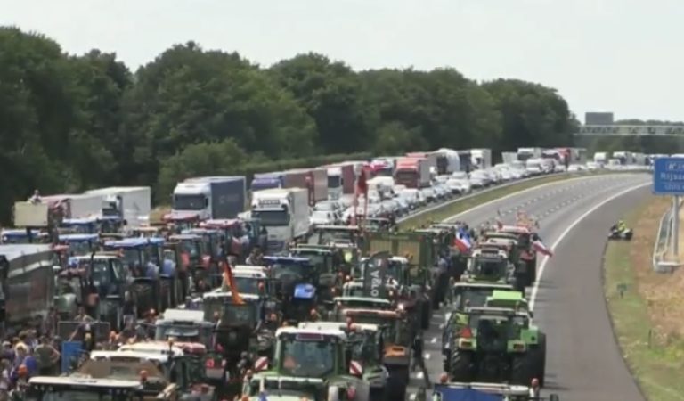 Farmers Uprising in The Netherlands? Massive Protests Against Government’s Climate Agenda (WATCH)