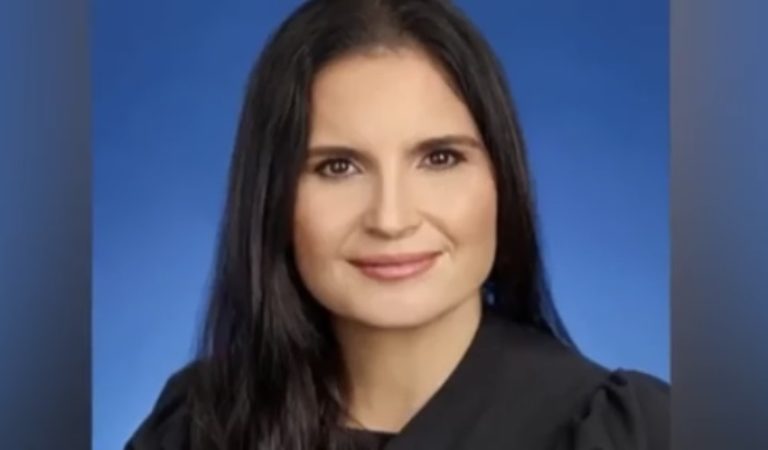 Texas Woman Charged With Threatening to Kill Judge Who Granted Trump’s Special Master Request