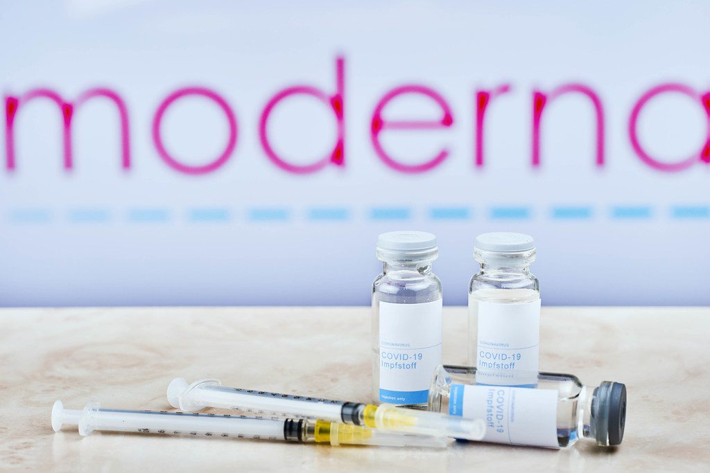 Moderna Chief Medical Officer ADMITS Spike Protein from COVID-19 Jab Damages the Heart