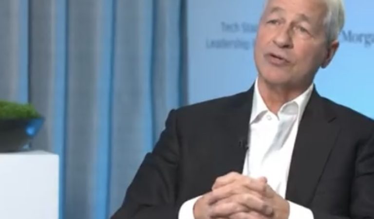 JPMorgan Chase CEO Issues Dire Warning About U.S. Economy
