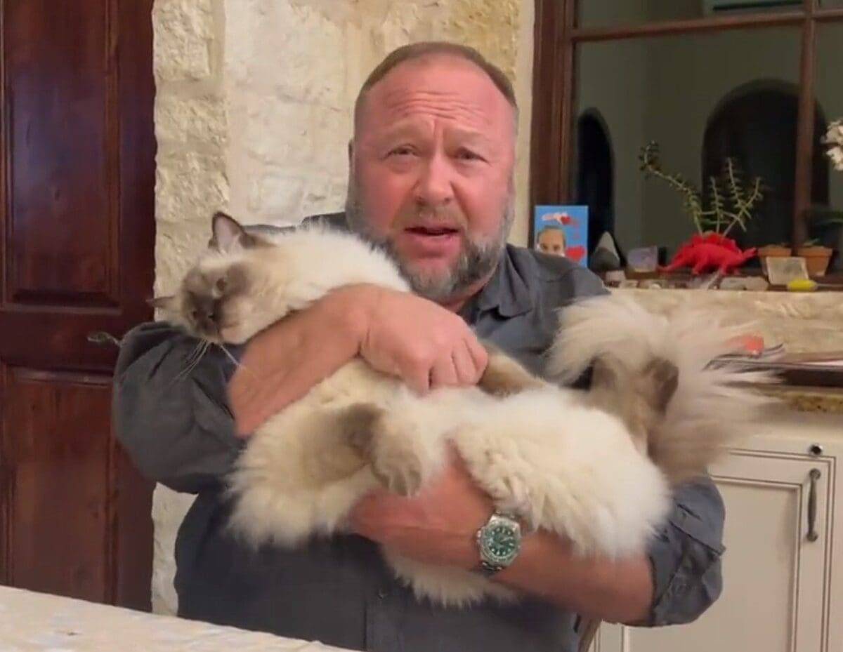 Alex Jones Claims the DOJ is Trying to Seize His Cat