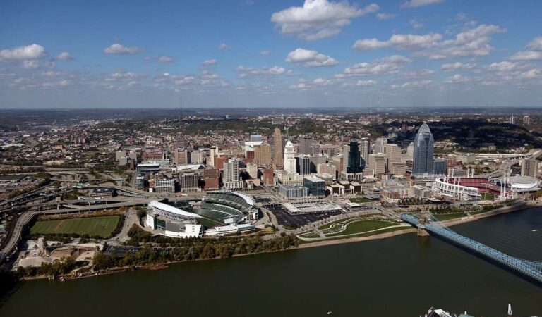 Cincinnati Cuts Off Water From Ohio River