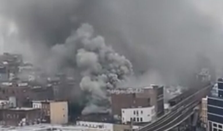 BREAKING: Enormous Fire at Brooklyn Lumber Storage Warehouse