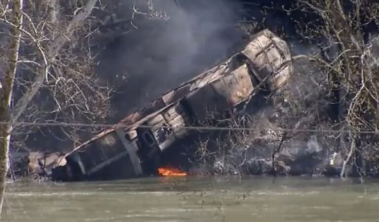 Train Derails In West Virginia! Multiple Injuries, Fuel Tank Plunges Into River