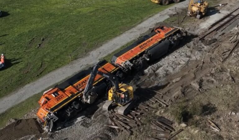 5,000 Gallons of Diesel Spills After Train Derails in Washington
